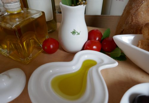 Olivenöl Olio extravergine di Oliva der Fattoria La Vialla--Verkostung des wertvollen Öls