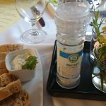 Bio Restaurant Seidenspinner im Lindenhofsgarten in Oldenburg Vorspeise selbstgebackenes Brot mit selbstgemachtem Dip