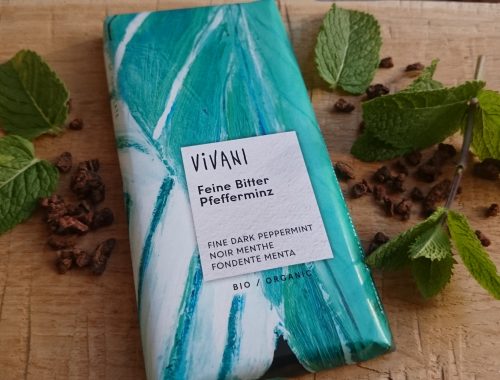 Feine Bitter Pfefferminz Schokolade 100g von Vivani Mit Pfefferminzblättern dekoriert