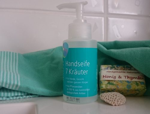 Flüssige Handseife aus 7 Kräutern mit aktuellen Duftnoten von Sodasan (1)