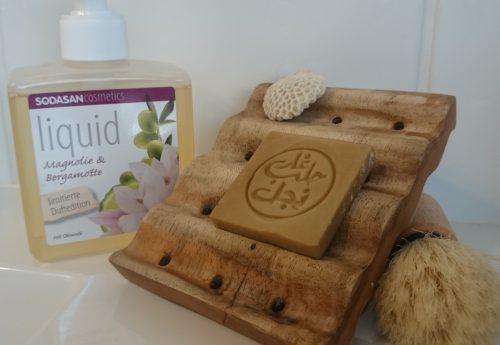 Flüssige Handseife aus 7 Kräutern mit aktuellen Duftnoten von Sodasan (2)