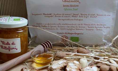 Glutenfreie Cantucci - Spezialität auf der Basis von Vollkornreismehl von der Fattoria La Vialla -- Cantucci verfeinert mit Mandeln und Honig