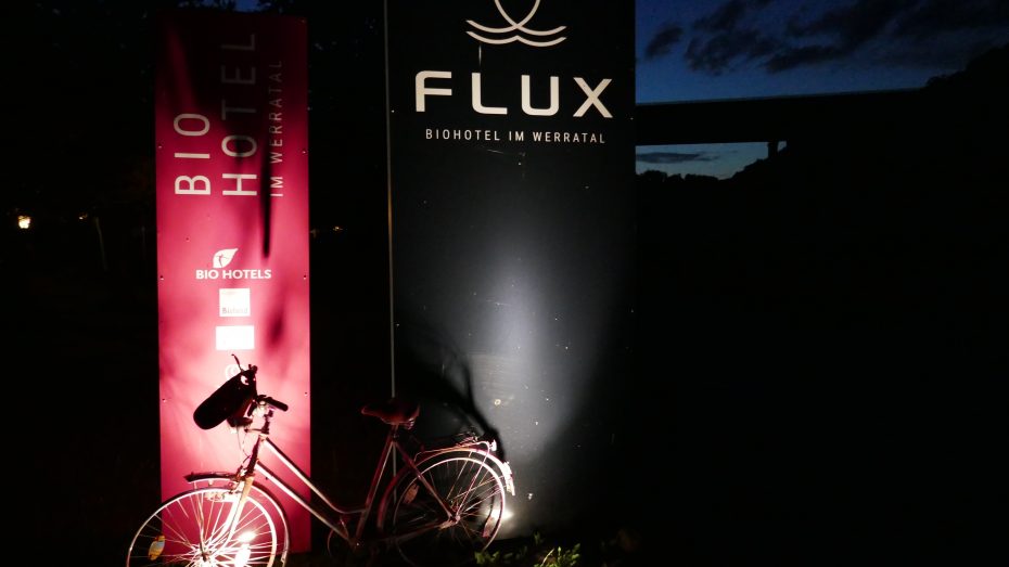 FLUX Biohotel im Werratal, Hann. Münden--Eingang bei Nacht