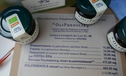 OliPhenolia mit Traubensaft oder OliPhenolia bitter, Nahrungsergänzungsmittel der Fattoria La Vialla--Auszug auf den Inhaltsstoffen