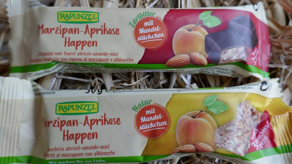 Marzipan-Aprikose Happen mit Mandelstückchen natur oder Zartbitter, Rapunzel--Marzipan-Aprikose-Happen