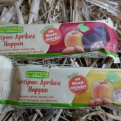 Marzipan-Aprikose Happen mit Mandelstückchen natur oder Zartbitter, Rapunzel--unterschiedliche Sorten